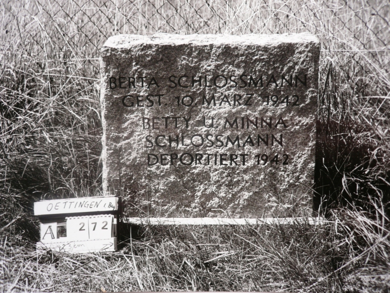 (View number 4  Schloßmann family gravestone  Öttingen Town Archive)